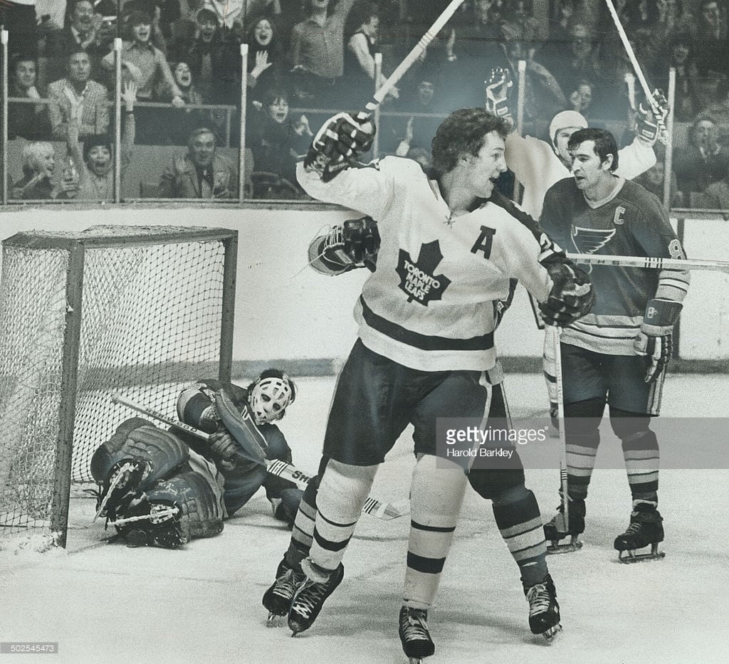 Darryl-Sittler-photo-Matched-Toronto-Maple-Leafs-1975