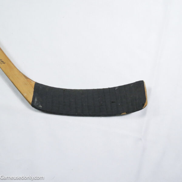 Darryl-Sittler-Toronto-Maple-Leafs-Game-Used-Stick-1981-1982